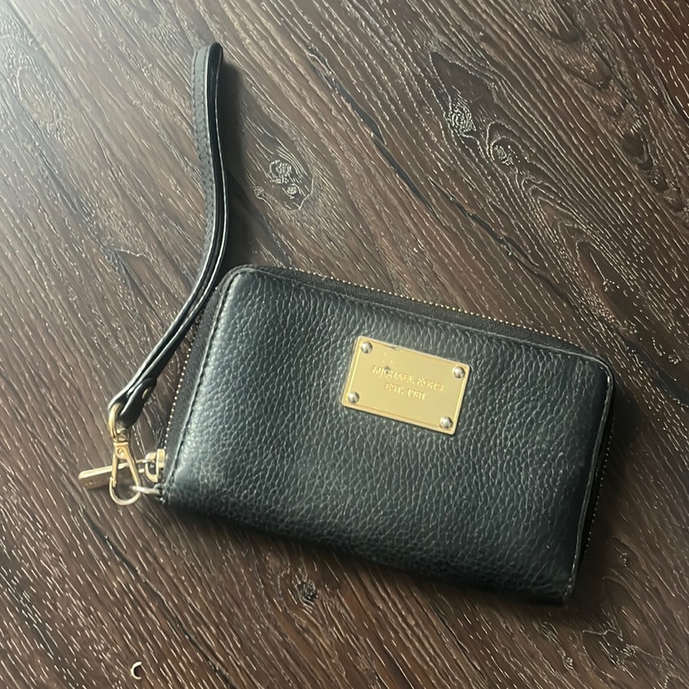 MK wristlet wallet